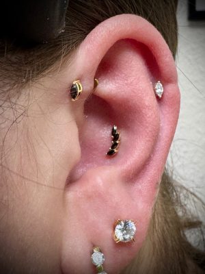 Forward Helix & Inner Conch 750 Gold Piercing 